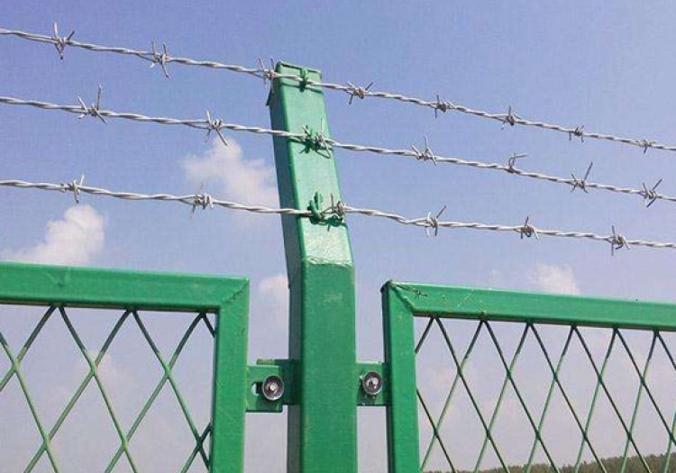Sandbaggy Barb Wire Roll (1320 Ft) - 12.5 Gauge (2.5 Mm) - High Tensile, 2 Point, Double Strand Twisted Fencing Wire - Class 1 Galvanized Steel (1