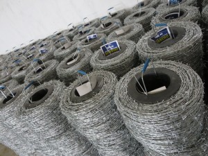 Barbed wire with plastic spool 500m